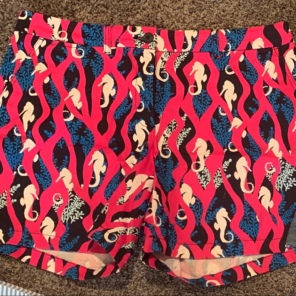 Crown and ivy short